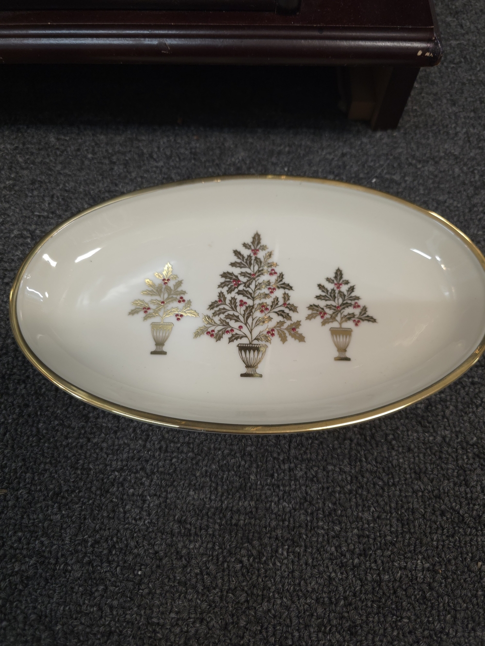 Lenox External Christmas Oval Serving Dish with Gold Trim
